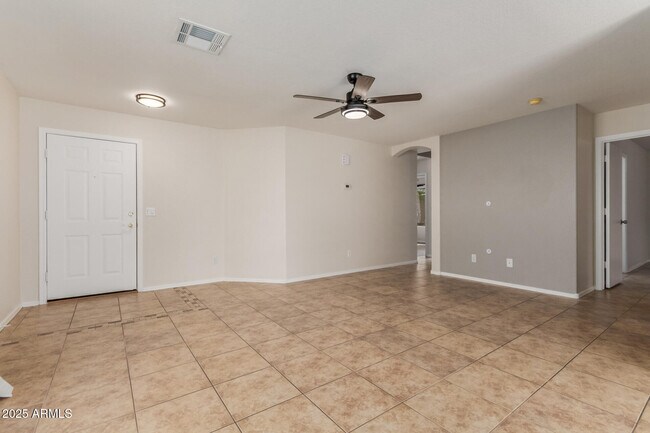 Building Photo - 6932 S Russet Sky Way