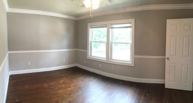 Building Photo - 234 N Summit St