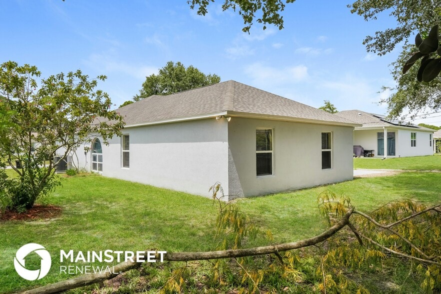 Building Photo - 1394 Gillott St NW