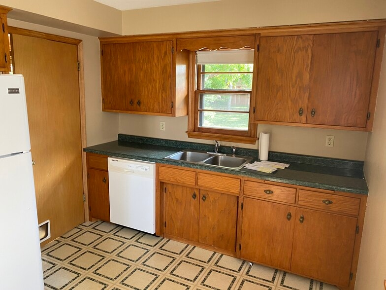 Kitchen view to backyard - 3477 5th St NE