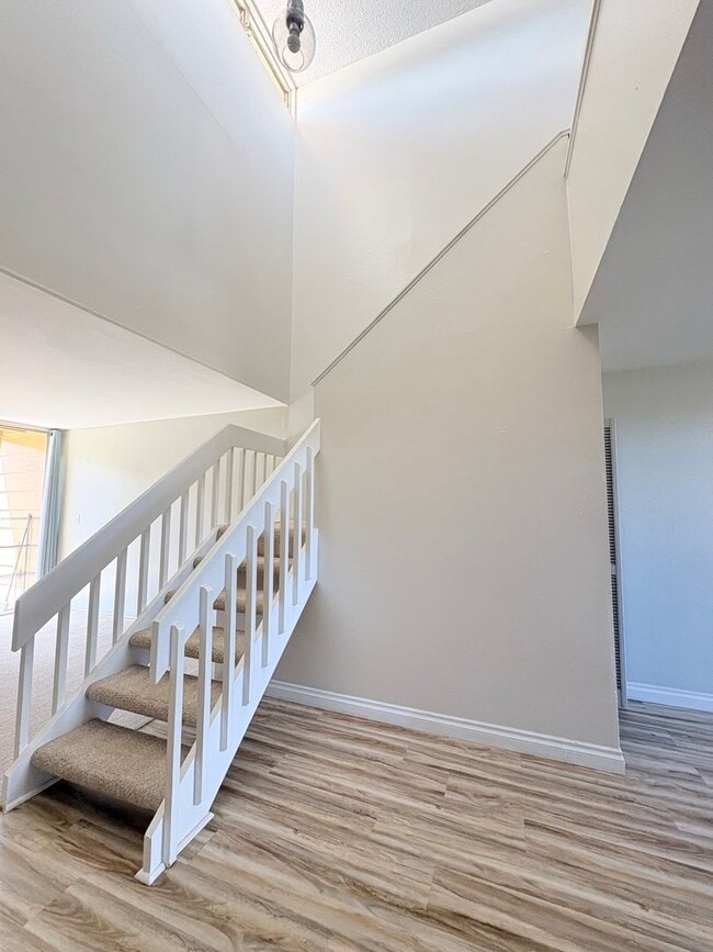 Building Photo - Partly Furnished 3-Bedroom, 2.5 Bath Townhouse at Kaholo Hale.  Pets Okay!