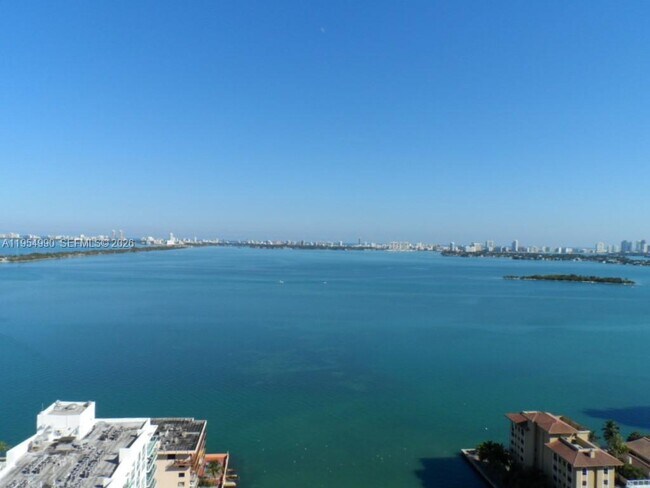 Building Photo - 460 NE 28th St