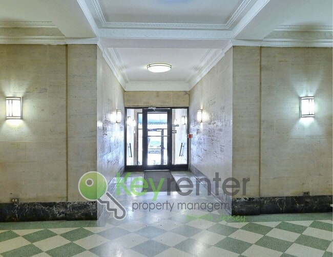 Building Photo - Freshly Updated 1-Bedroom Condo Across from Lincoln Park – Jersey City