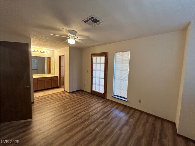 Building Photo - 5915 Laredo St