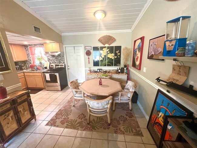 Building Photo - 725 Carolina Ave