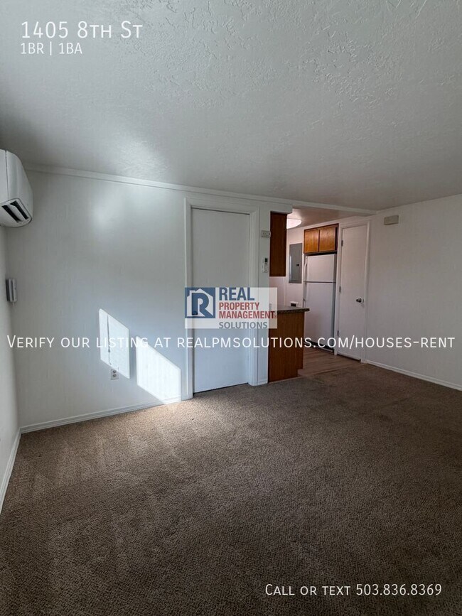 Building Photo - 1405 8th St