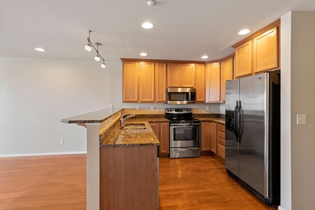 Building Photo - 3 Bed 3 Bath - Views - NAS Whidbey - Island Hospital