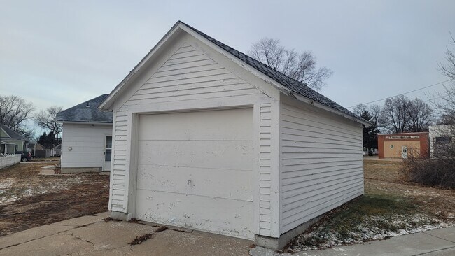 Building Photo - 409