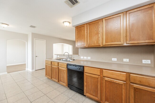 Building Photo - 1006 Vernage Rd