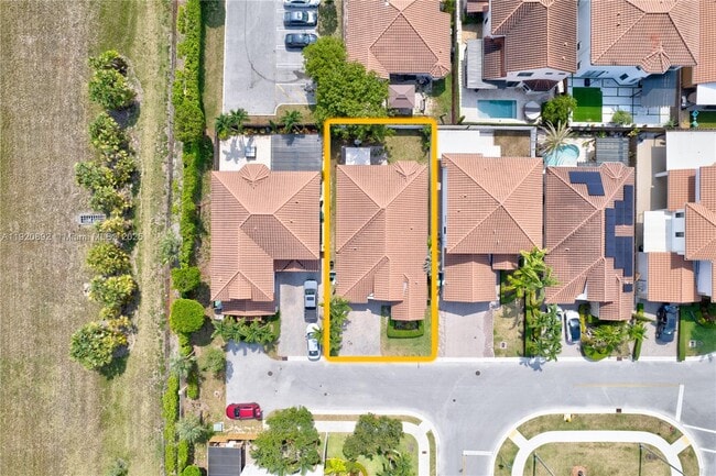 Building Photo - 1023 NW 100th Ave