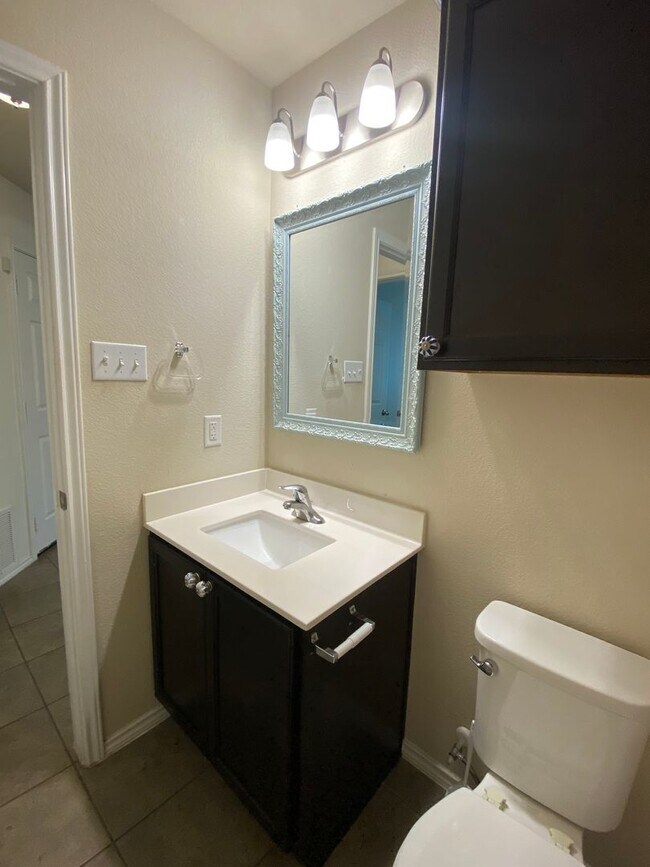 Building Photo - 3 BEDROOM, ACADEMY ISD