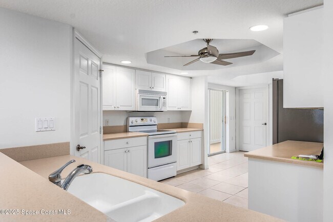 Building Photo - 7128 Marbella Ct