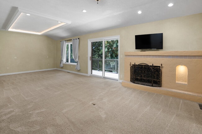 Building Photo - 105 Johnson Hollow