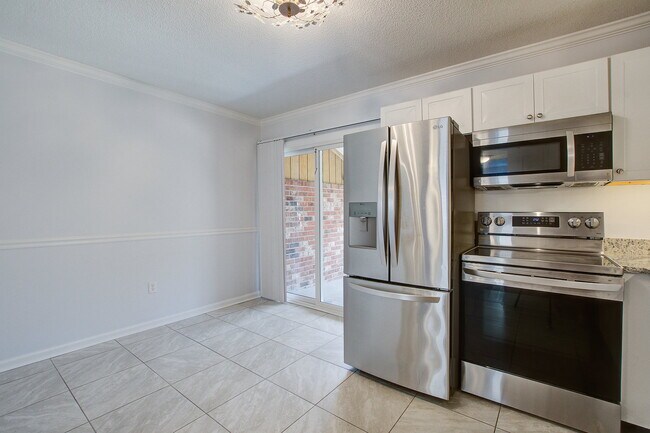 Building Photo - 1836 Mepkin Rd