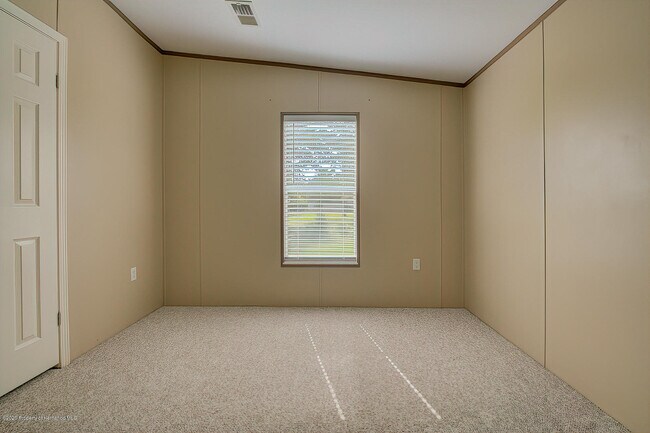 Building Photo - 14820 Aubrey Ave