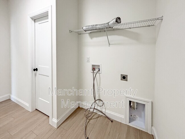 Building Photo - 15 Gerru Ct