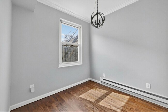 Building Photo - 354 1st St