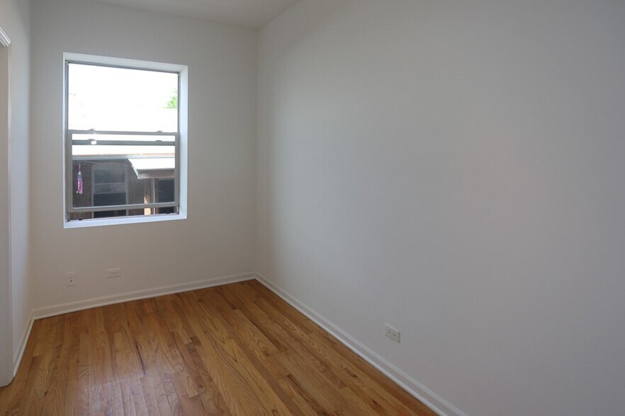 Building Photo - 5054 N Winthrop Ave