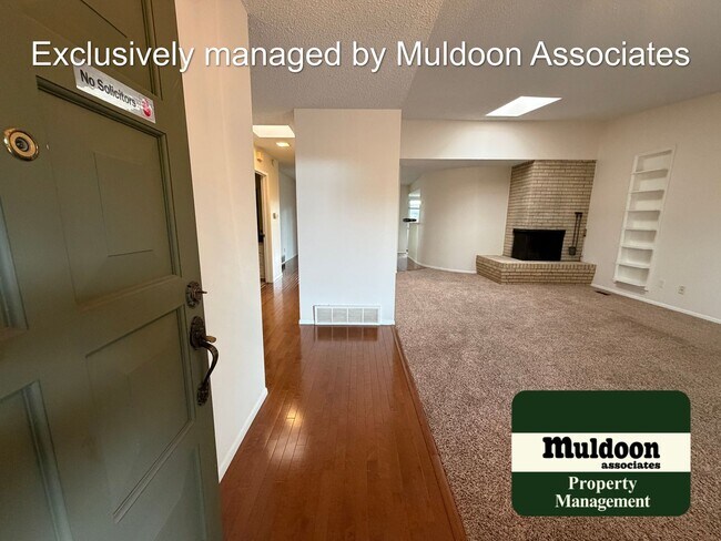 Building Photo - Very Nice Three Bedroom Home with Garage Included! in the Broadmoor Area!