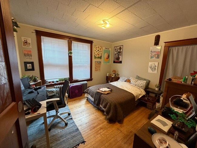 Building Photo - 203-205 King Street