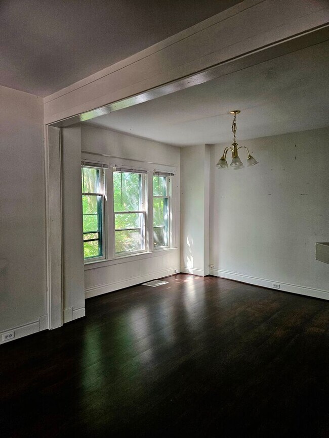 Building Photo - 14 Fairfield St