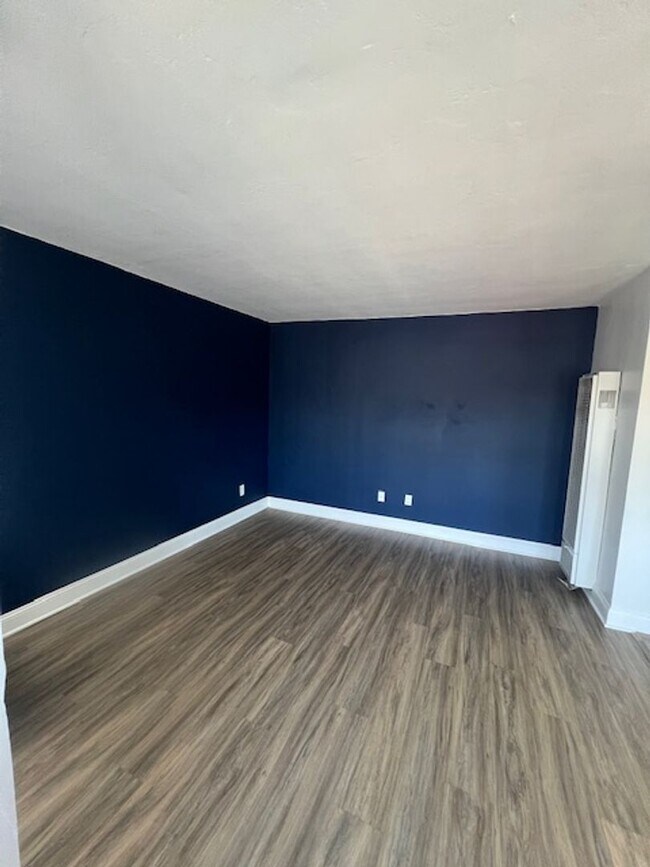 Building Photo - La Mesa Multi
