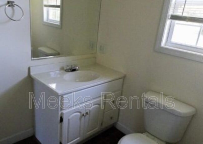 Building Photo - 448 Mill Rd