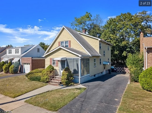 Building Photo - 70 E 6th St