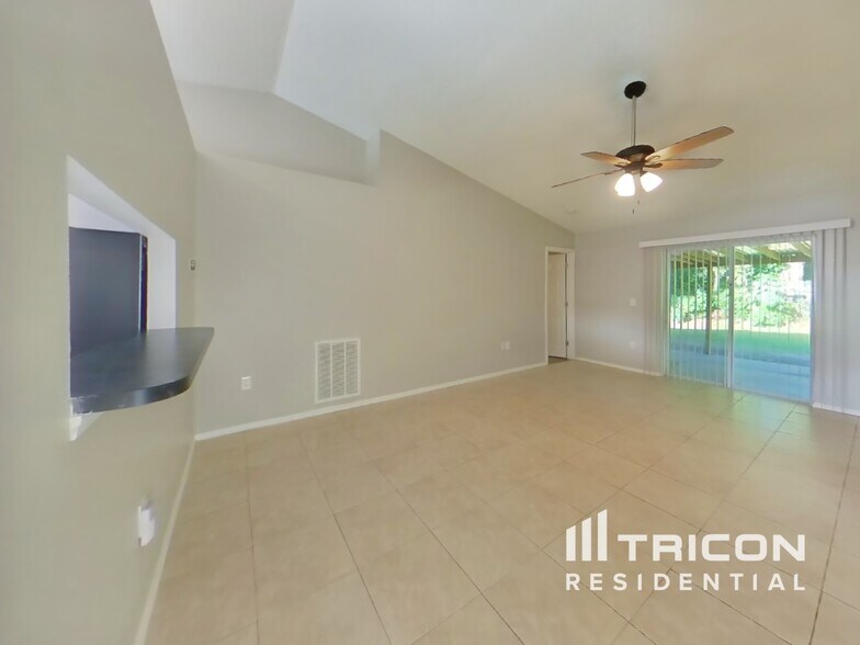 Building Photo - 5559 Starling Loop