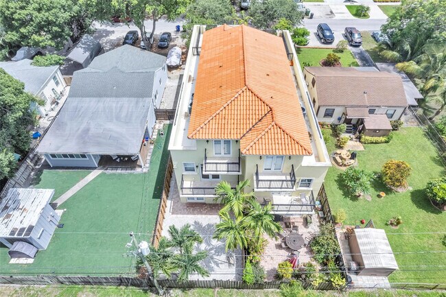 Building Photo - 416 SW 11th St