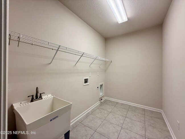 Building Photo - 183 Little Bear Run