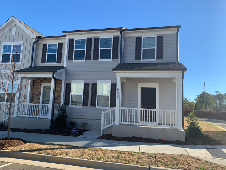 Building Photo - Room in Townhome on Preveza Pl