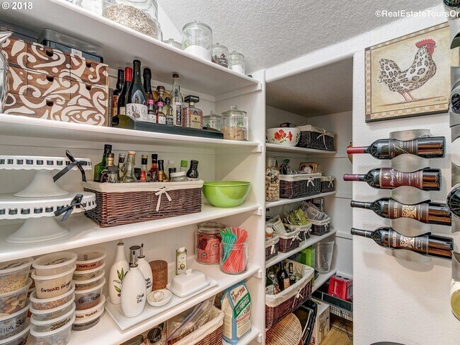 Building Photo - Amazing Location in NW Portland! Gorgeous 2 BD Townhome in Arbor Parc!