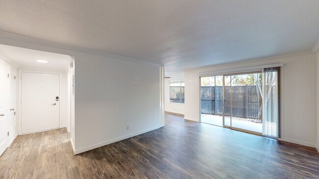 Building Photo - 823 Las Gallinas Ave