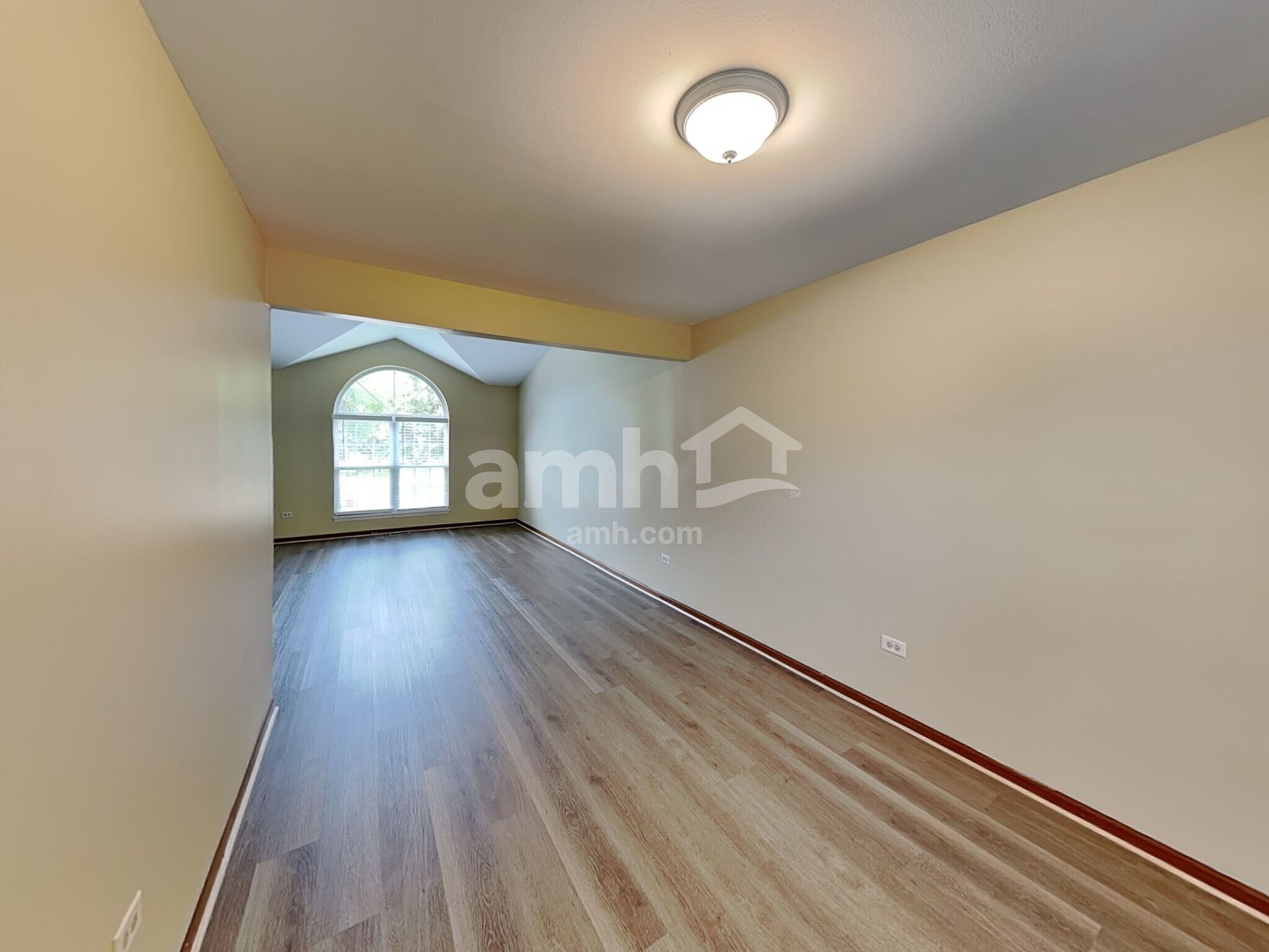 Building Photo - 3826 Hennepin Ct