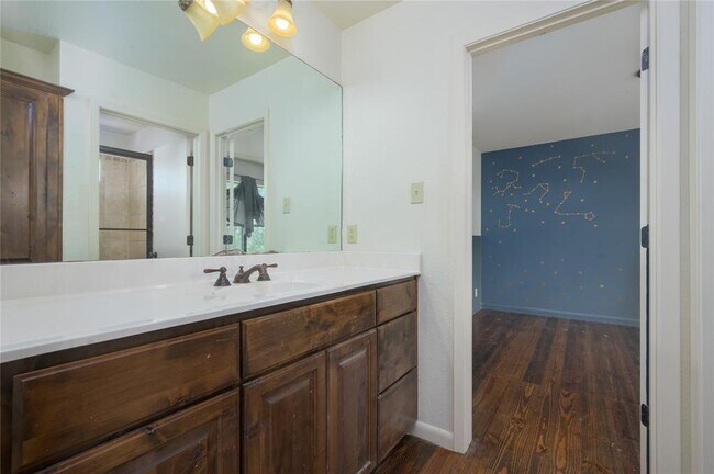Building Photo - 14501 Blue Jay Point