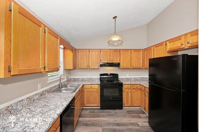 Building Photo - Statesville 3 Bedroom Home with Garage & Rear Deck