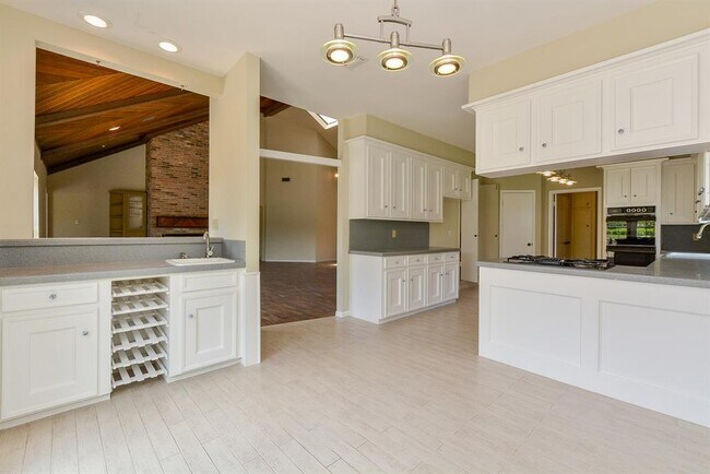 Building Photo - 1231 Creekford Cir