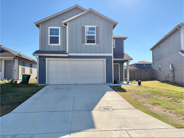 Primary Photo - 10310 Glimmer