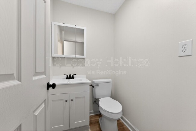 Building Photo - 90 Needham St