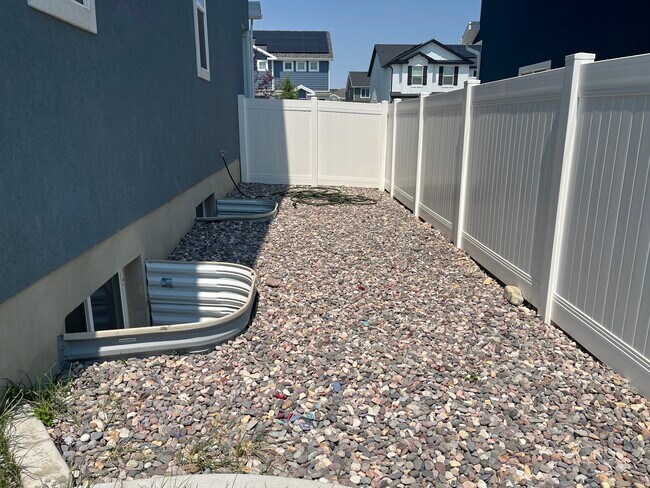 Building Photo - 4592 Rustic Ranch Way