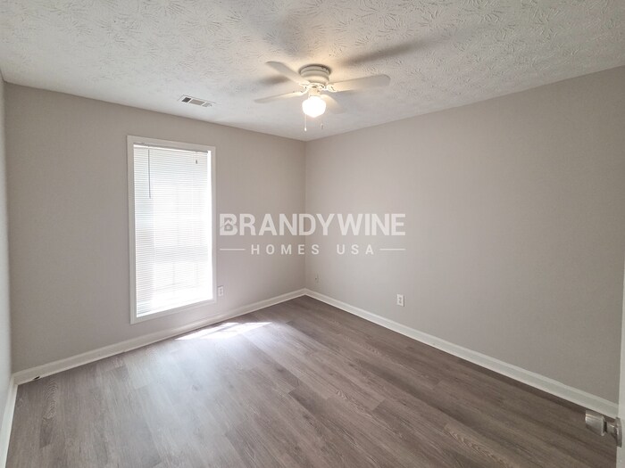 Building Photo - 5900 Homestead Cir