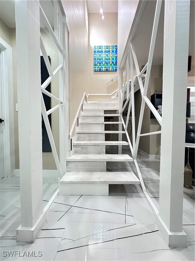 Building Photo - 1107 1st St S