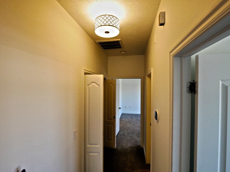 Building Photo - 3953 W Watkins Way