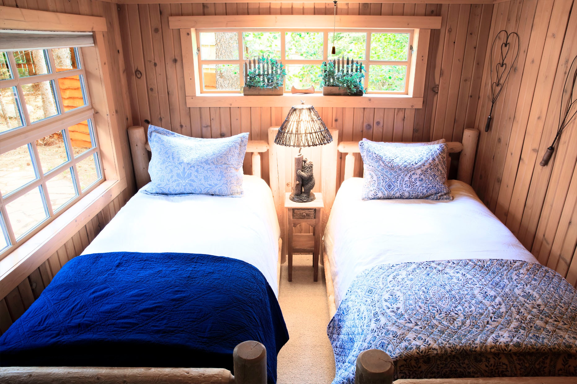 Twin Bedroom - 2927 Riverside Dr