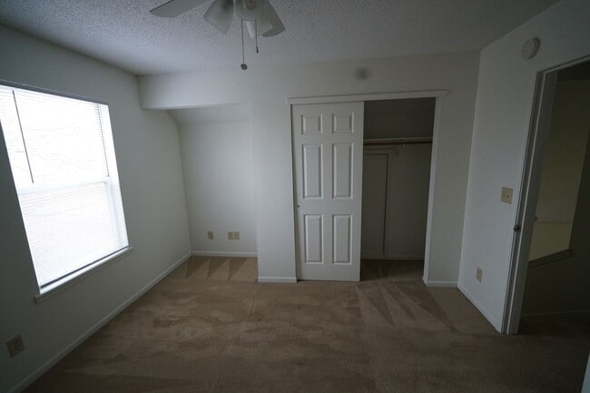 Building Photo - 2501 Crestline Ct