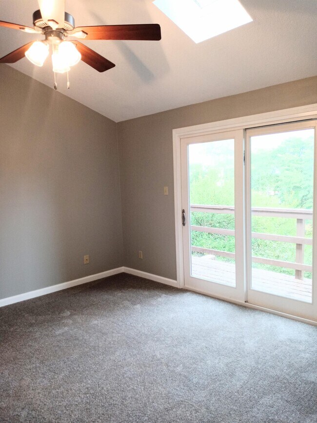 Building Photo - 3614 SW Skyline Pkwy