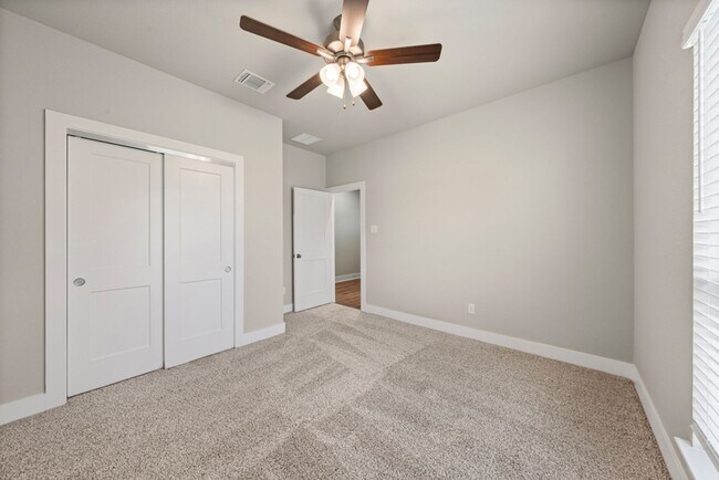 Building Photo - Modern Comfort Meets Style in Hartrick Ranch
