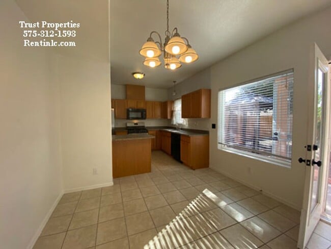 Building Photo - Clean 4/2 close to WSMR / NASA