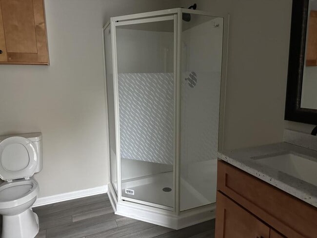 Building Photo - 218 College St